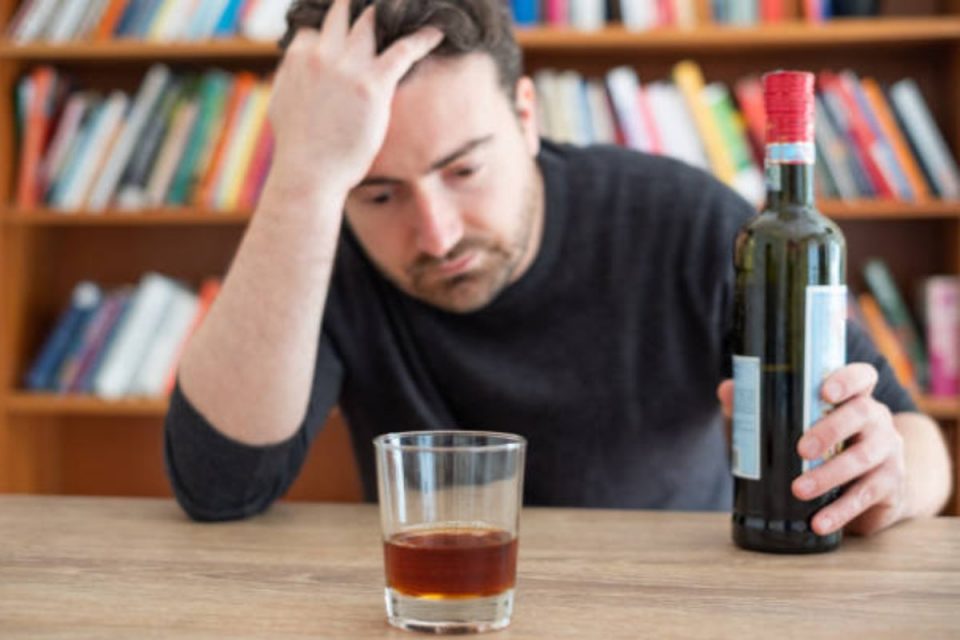 https://www.beingnaturalhuman.com/an-informative-breakdown-of-how-alcohol-affects-the-body/