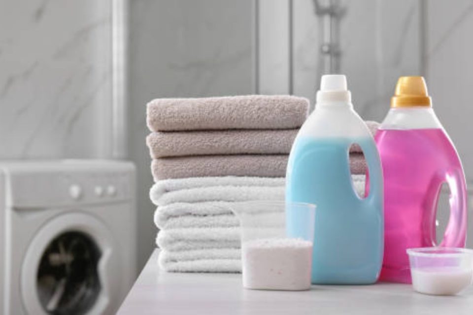 https://www.beingnaturalhuman.com/is-fabric-conditioner-harmful-to-clothes/