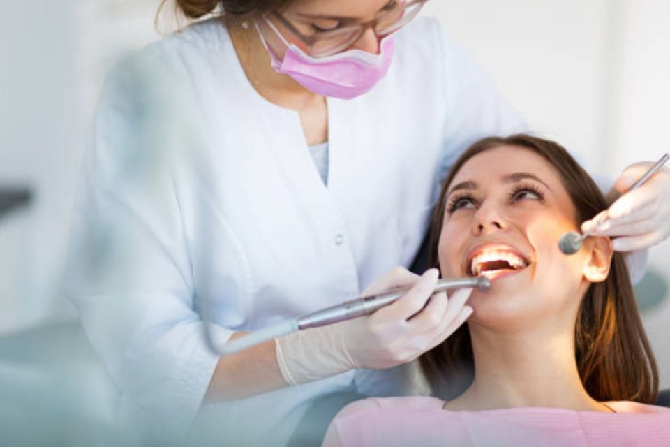 https://www.beingnaturalhuman.com/visiting-a-dentist-what-to-expect-at-a-6-month-checkup/