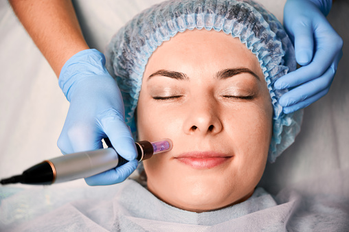 https://www.beingnaturalhuman.com/types-of-microneedling-devices-everything-you-need-to-know/