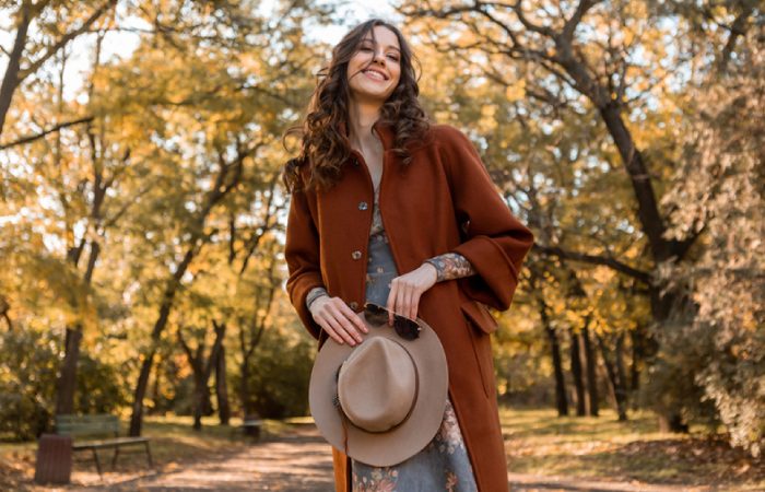 https://www.beingnaturalhuman.com/how-to-dress-for-fall-weather-when-youre-always-warm/