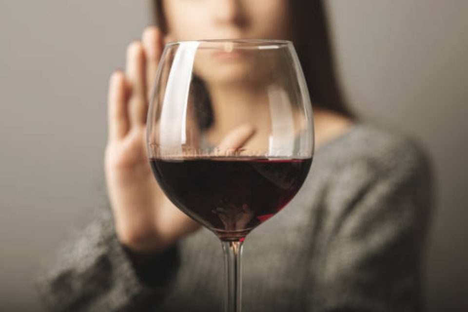 https://www.beingnaturalhuman.com/10-major-benefits-of-staying-sober-during-the-upcoming-holiday-season/